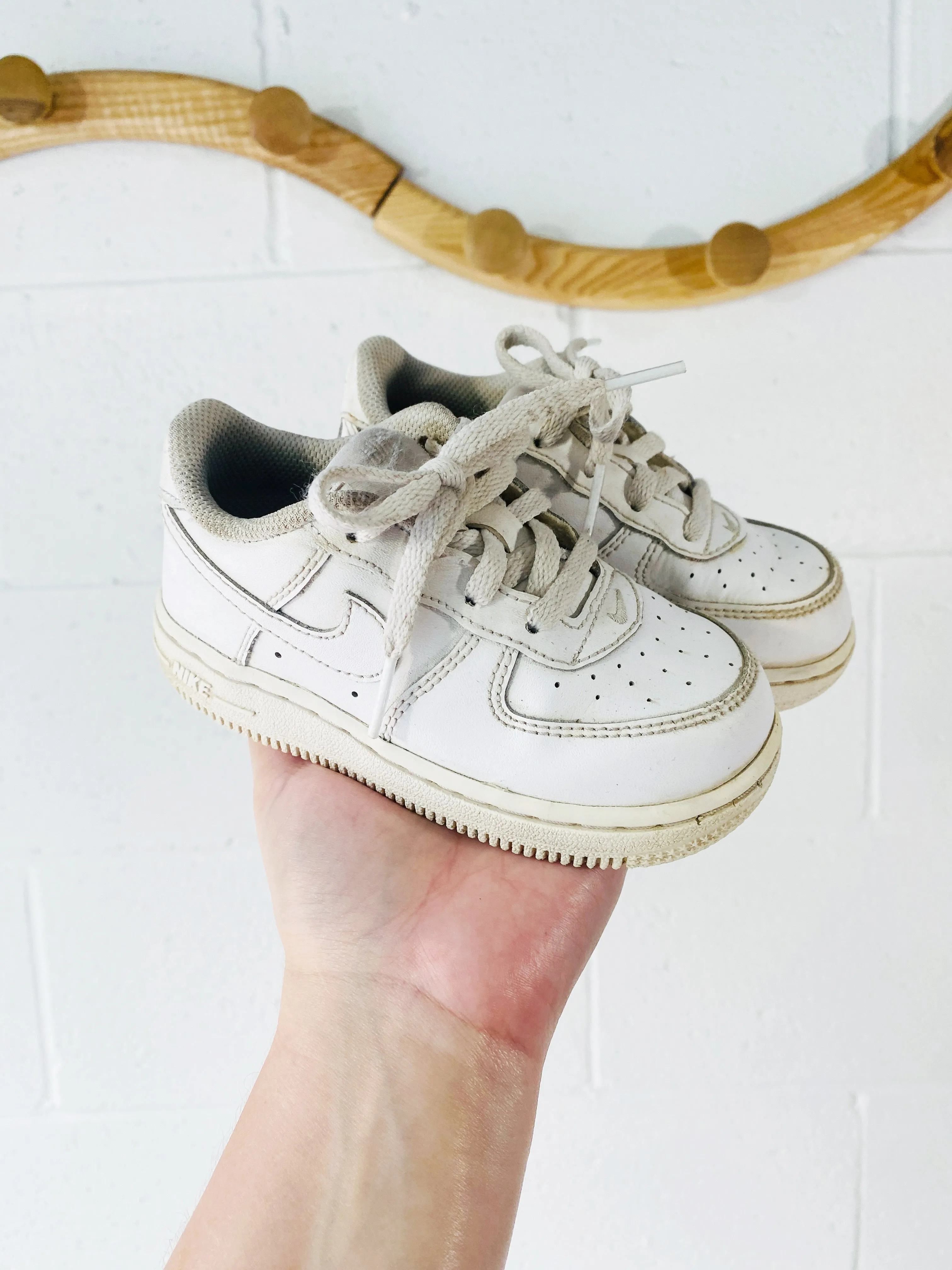 Air Force 1 LE , size 8